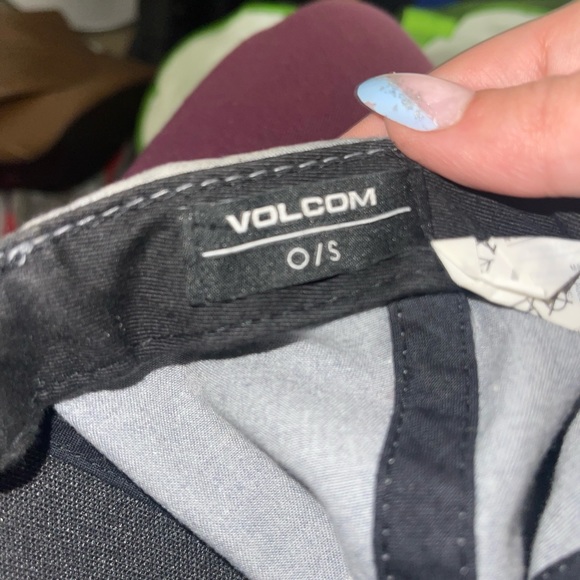 Volcom Grey Snapback Hat - Picture 2 of 2